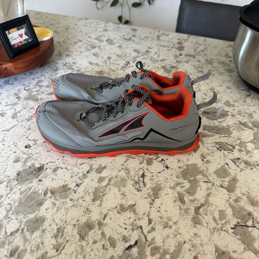 Altra Lone Peak 6 Men's Gray and Red Trail Shoes - Picture 5 of 7